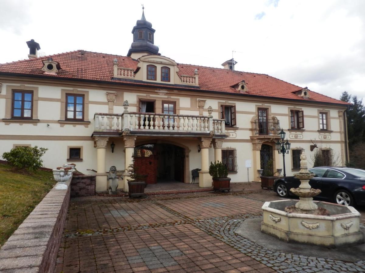 Zamecek Zdiky - Zamecky Apartman Bujanov Buitenkant foto
